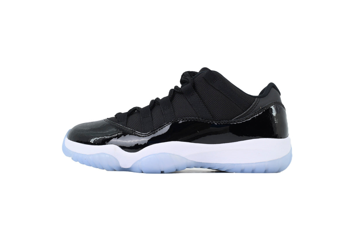 AJ 11 Retro Low “WhiteMidnight Navy”